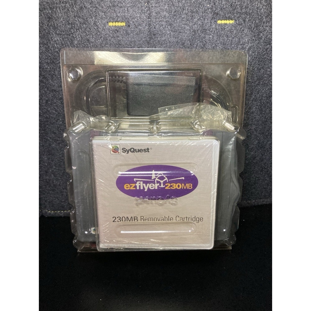 SyQuest 27001 Ezflyer 230MB External Disk Drive W/1 Cartridge Power Cord & Cable